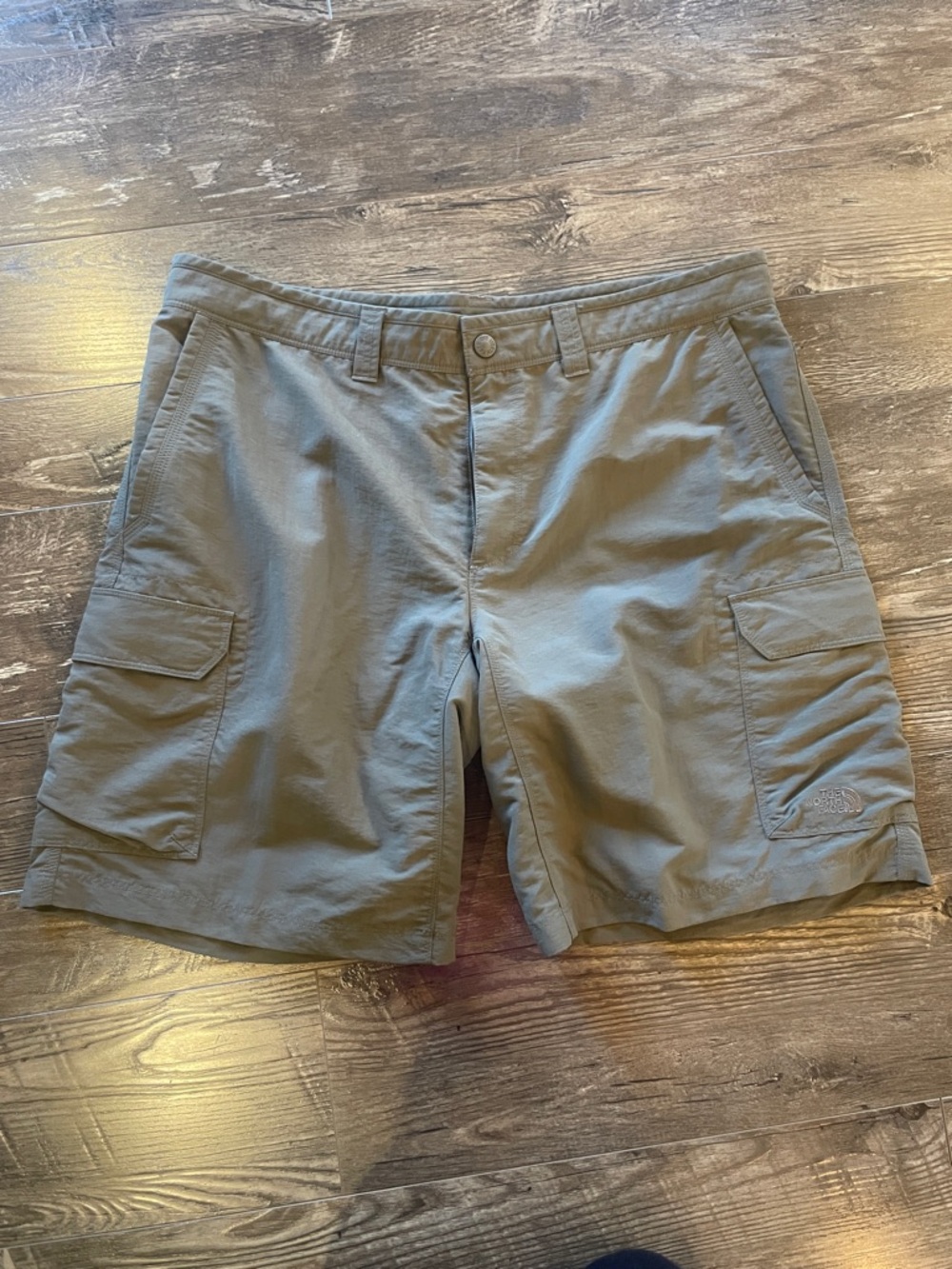 The North Face‎ Olive Cargo Shorts with pockets Size 38